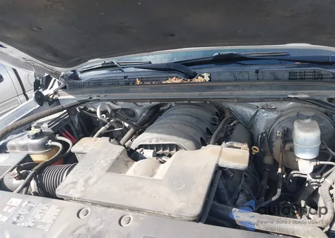 2016 Chevrolet Suburban Ltz z USA, uszkodzony, nr VIN 1GNSCJKC6GR103966